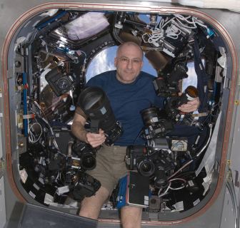 nikon-gear-in-space