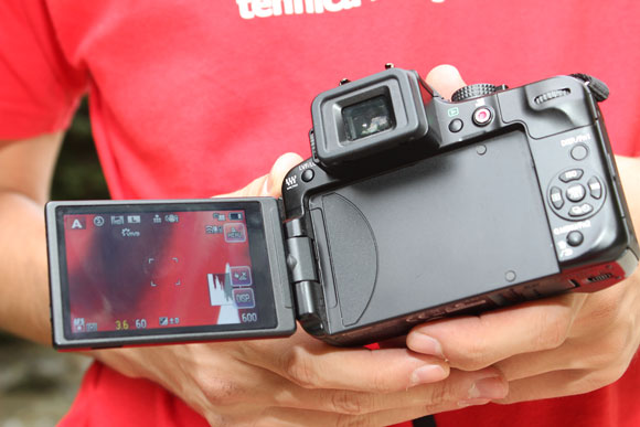 Panasonic G3 - Ecranul rabatabil tip "Touch Screen"