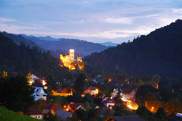 Castelul Bran, noaptea, ISO 2300, expunere 2 secunde 